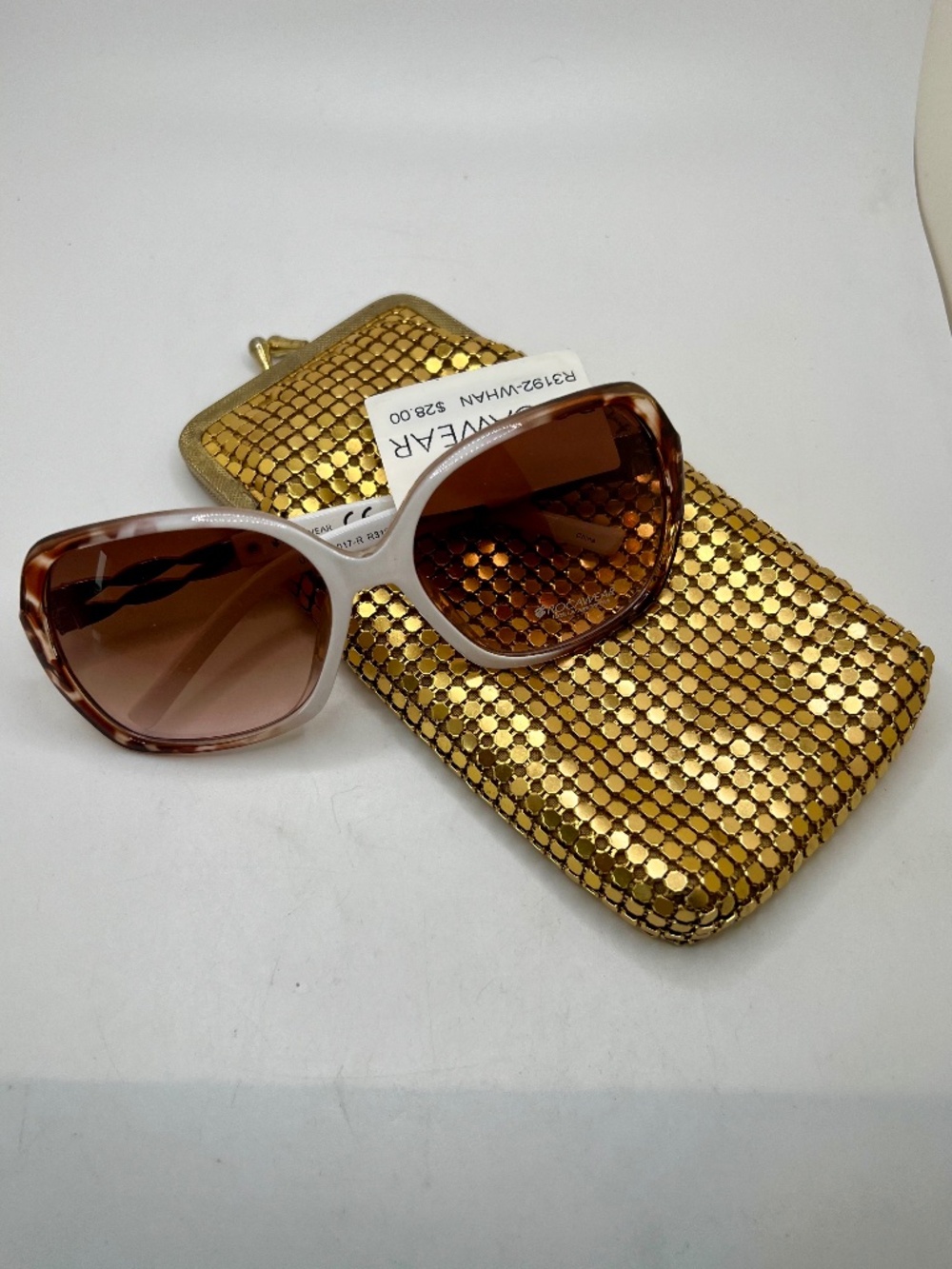 Chainmail Kisslock Sunglasses Case with Rocawear Sunglasses FINAL MARKDOWN